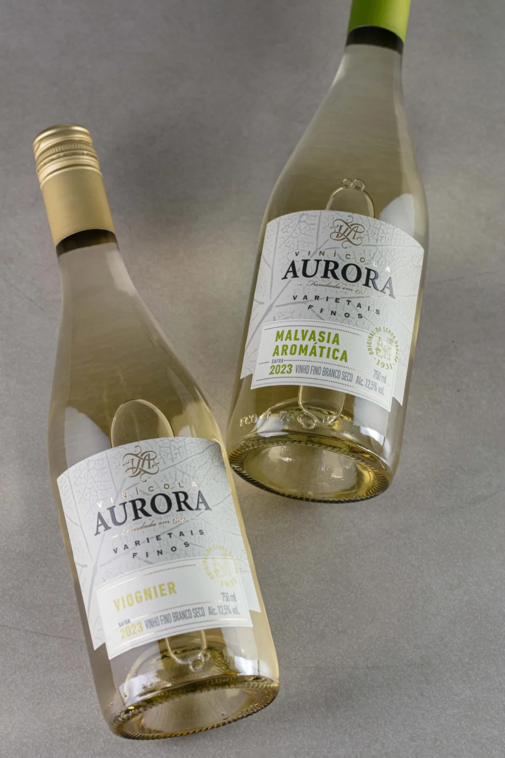 Aurora Varietal Viognier e Malvasia Aromática seguem tendência de aumento de consumo de produtos leves e refrescantes
Crédito: Eduardo Benini
Legenda 3: Dois vinhos conquistaram medalhas em concurso na Argentina antes mesmo de chegarem ao marcado
Crédito: Eduardo Benini Aurora Varietal Viognier e Malvasia Aromática seguem tendência de aumento de consumo de produtos leves e refrescantes
Crédito: Eduardo Benini
Legenda 3: Dois vinhos conquistaram medalhas em concurso na Argentina antes mesmo de chegarem ao marcado
Crédito: Eduardo Benini