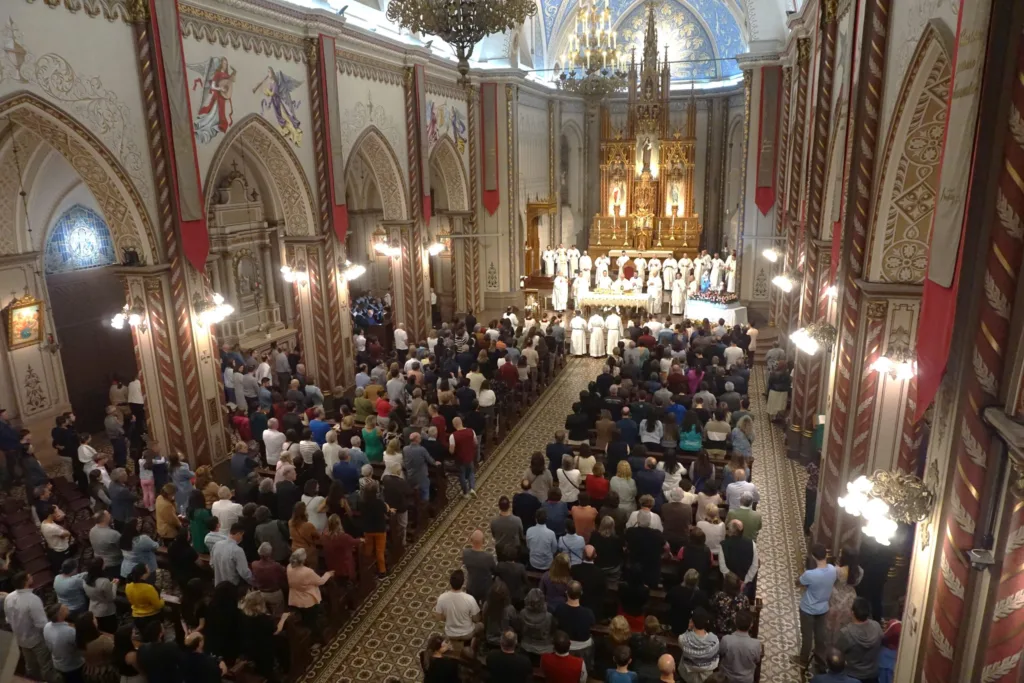 Diocese de Caxias do Sul celebra 90 anos com catedral lotada e missa à Nossa Senhora de Caravaggio