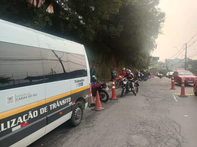 Operação Duas Rodas recolhe 14 veículos no bairro Rio Branco, em Caxias do Sul