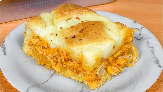 Torta de frango com massa de batata (Foto: Reprodução/Youtube)