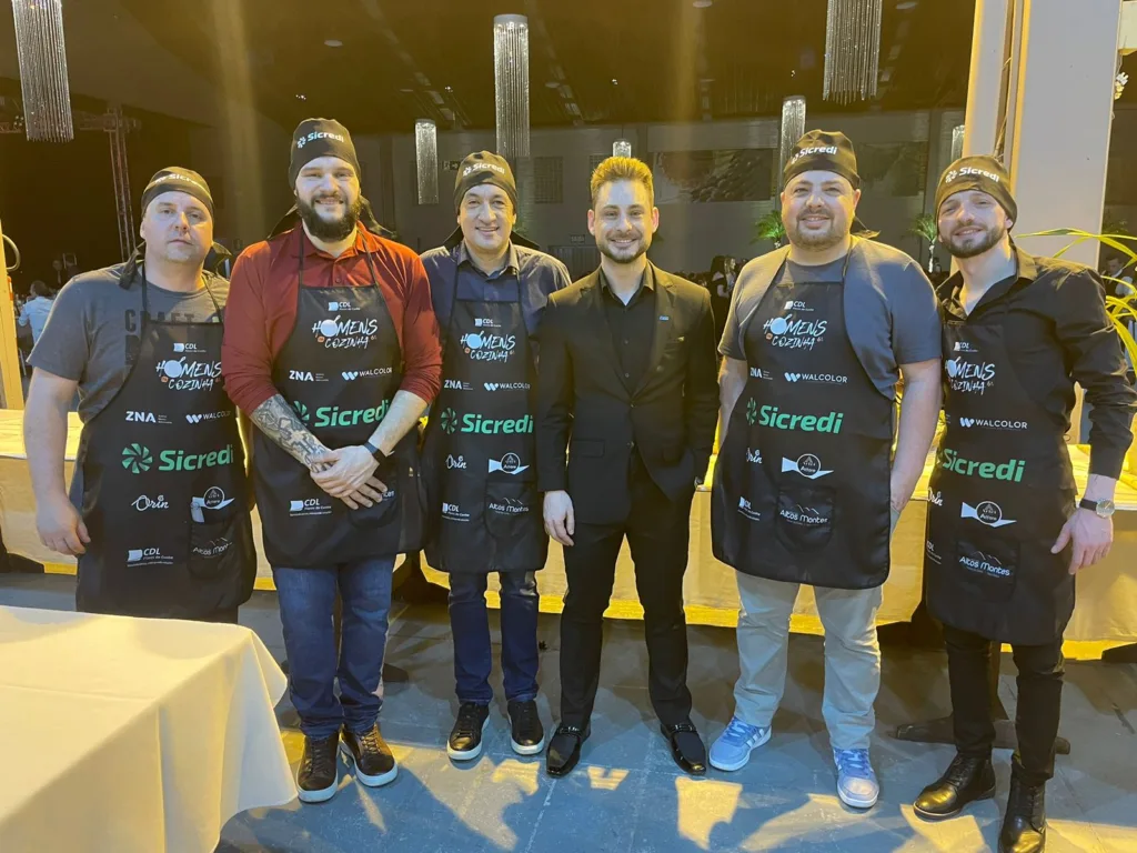 HOMENS NA COZINHA