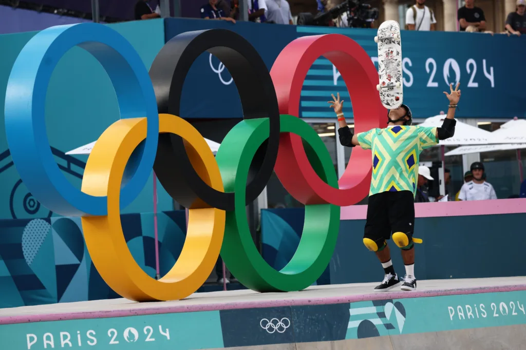 Augusto Akio, o Japinha, conquista bronze no skate park nos jogos de Paris