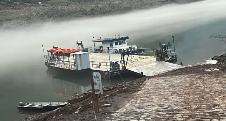 Balsa de Santa Bárbara passa por vistoria estadual e aguarda Marinha para ser liberada para operar