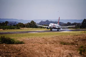 Com orçamento de R$ 5,9 milhões, edital prevê recuperação asfáltica da pista do aeroporto de Caxias do Sul