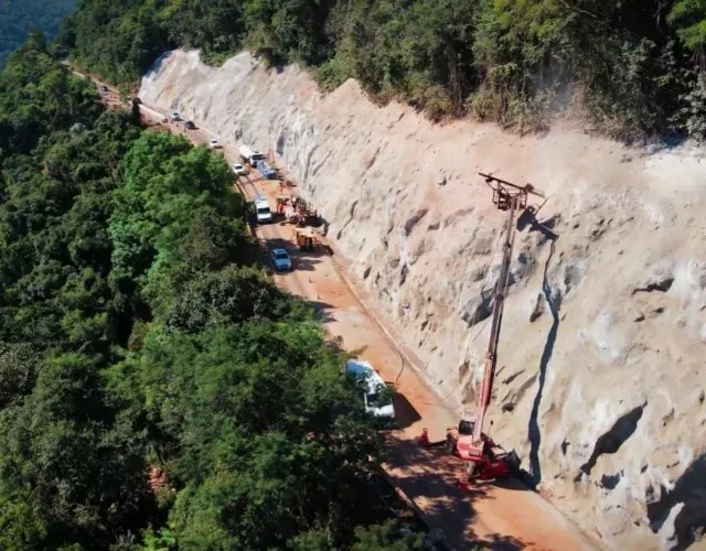 BR-116 conta com seis pontos em obras até sexta-feira na Serra