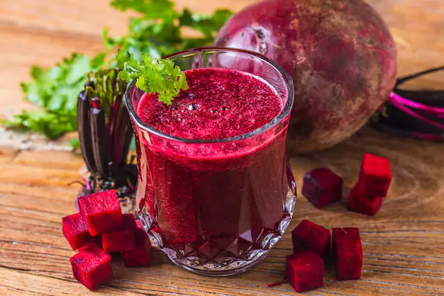 Suco de beterraba crua ou cozinha