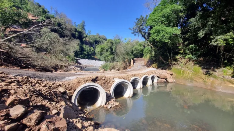 Ponte provisória no distrito de Vila Cristina, em Caxias do Sul, tem passagem liberada