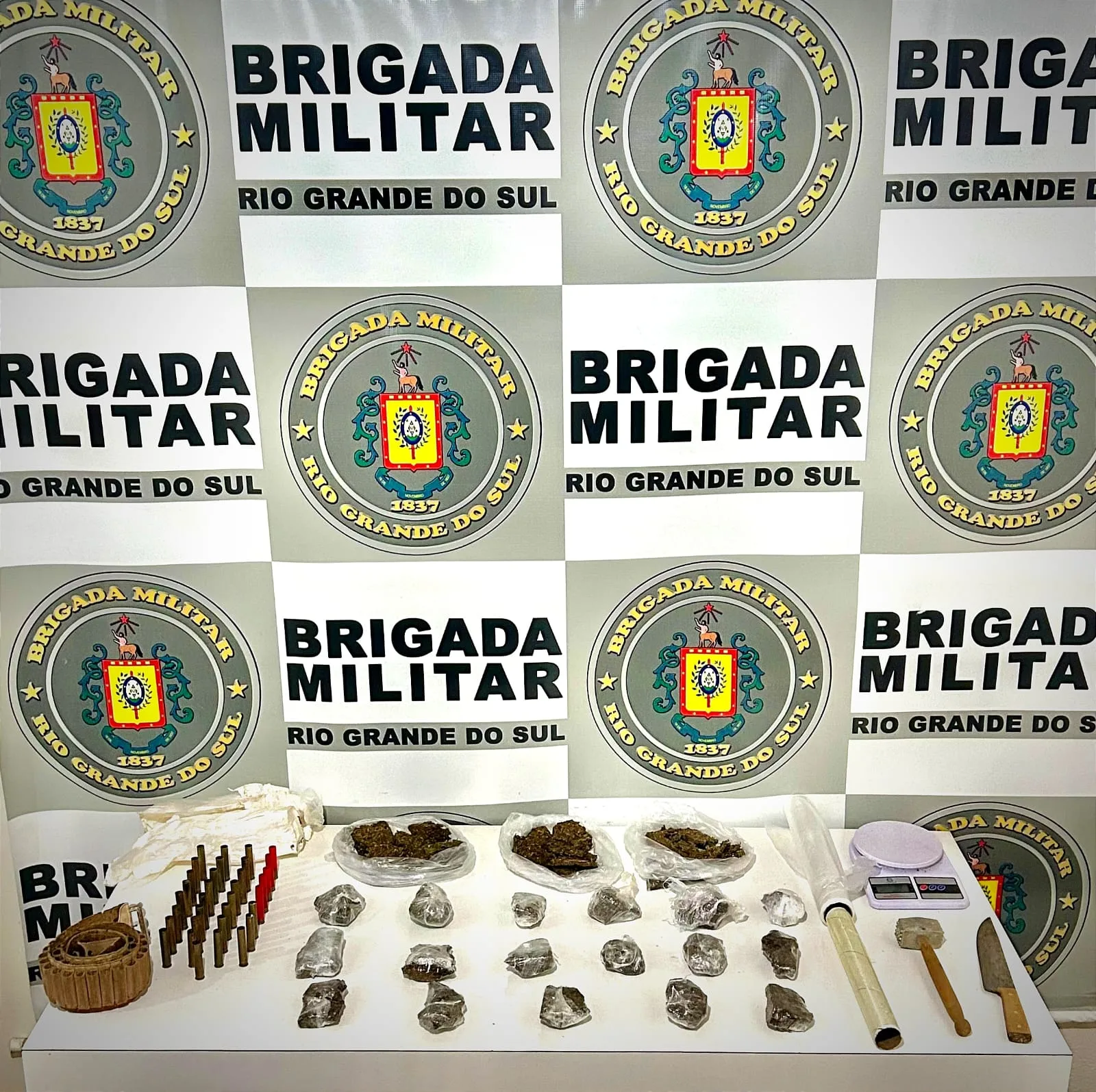 Dois adolescentes são apreendidos pela Brigada Militar com 1,5 kg de maconha em Guaporé