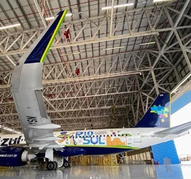 Avião da Azul que fará o primeiro voo para o Aeroporto Salgado Filho, em Porto Alegre.