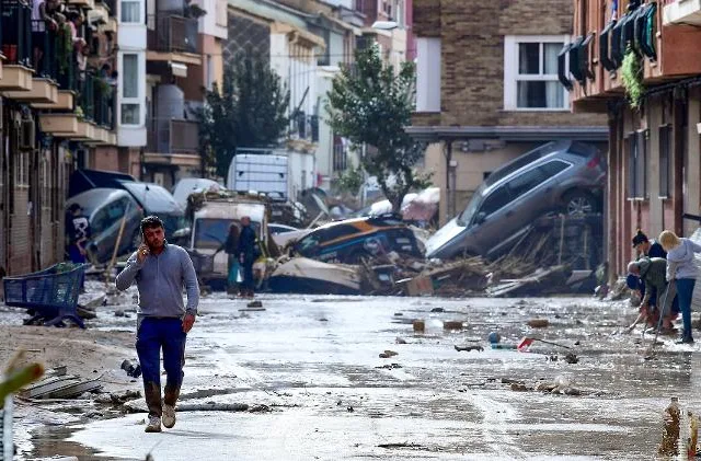 Em poucas horas, caiu o equivalente a um ano de chuva em algumas áreas