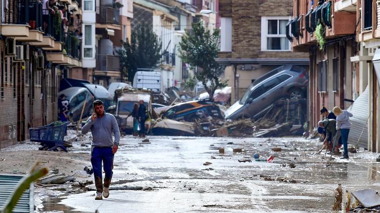 Em poucas horas, caiu o equivalente a um ano de chuva em algumas áreas