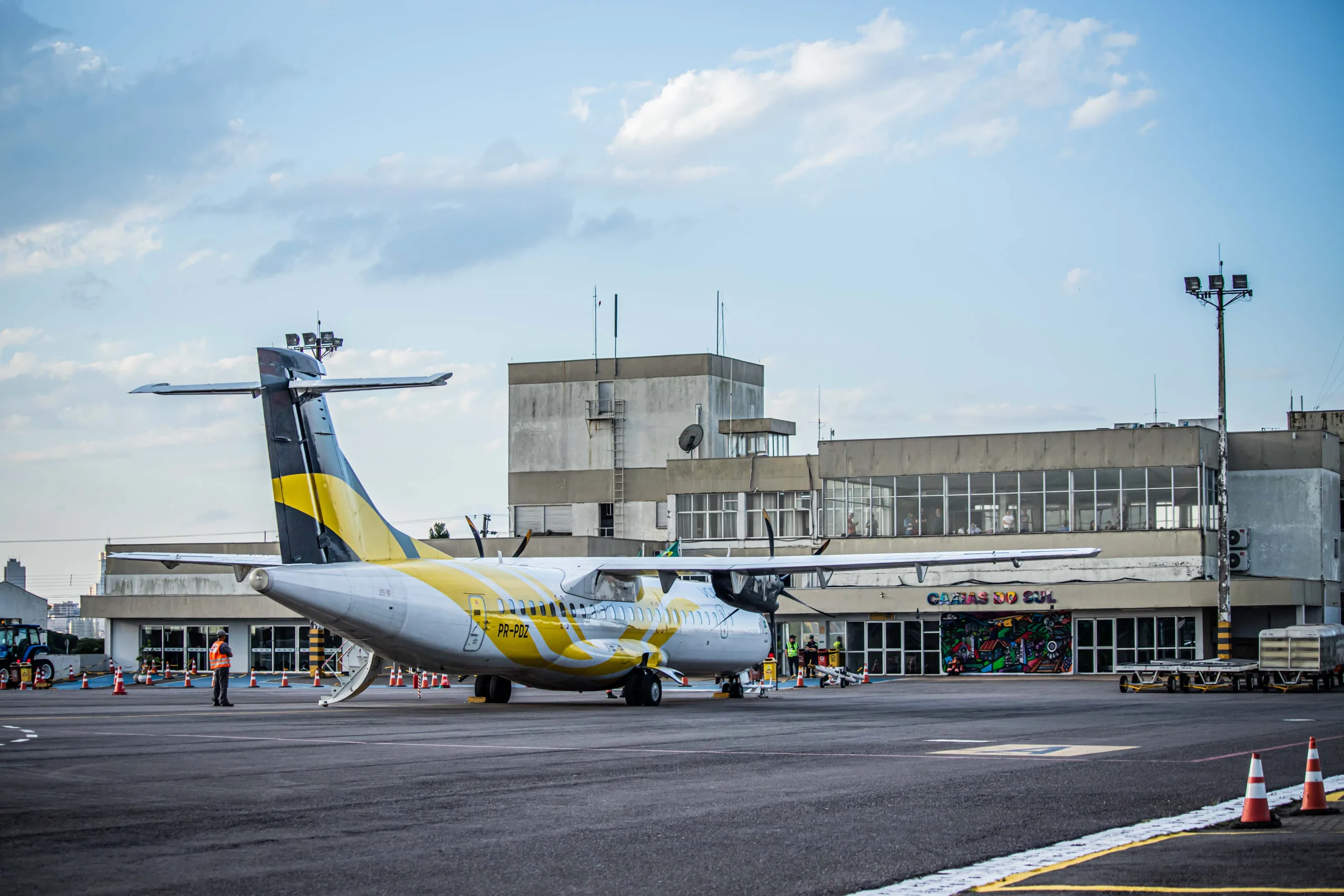 Aeronave da companhia no terminal caxiense