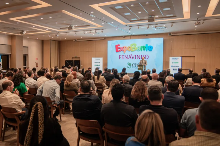 Feira e da festa, foram apresentadas na noite de 30 de outubro, em encontro realizado na sede do CIC.