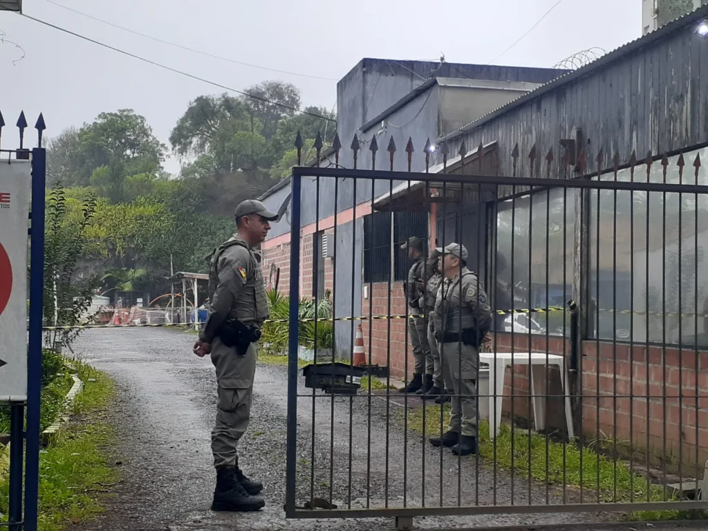 Dono de estacionamento encontra artefato explosivo em Caxias do Sul