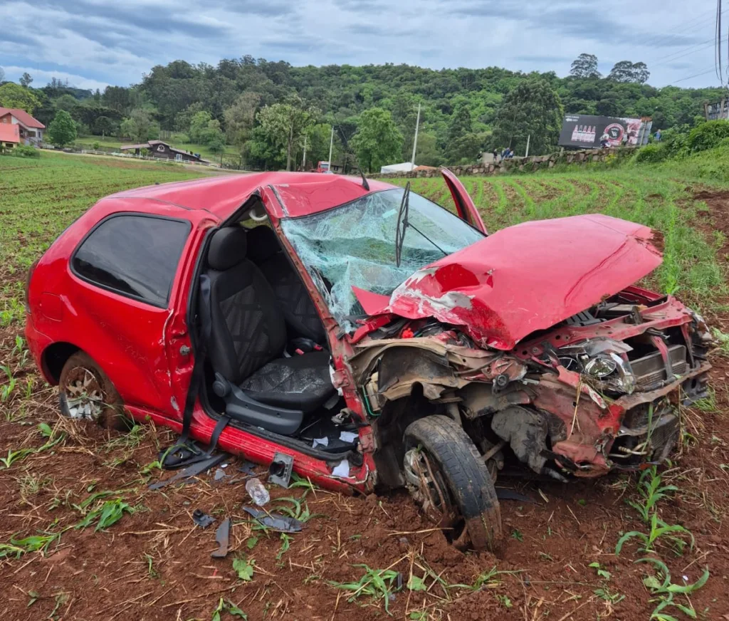 Casal de idosos fica ferido em acidente na ERS-235, em Nova Petrópolis