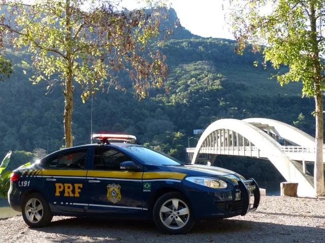 O flagrante foi encaminhado à Polícia Judiciária, em Bento Gonçalves, para as providências cabíveis.