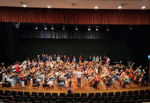 Concerto Infância de Todas as Idades reunirá mais de cem artistas no UCS Teatro neste sábado (5)