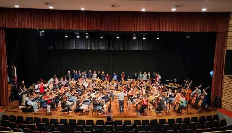 Concerto Infância de Todas as Idades reunirá mais de cem artistas no UCS Teatro neste sábado (5)