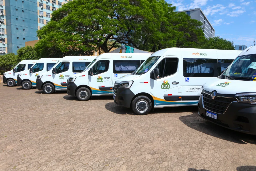 Vans para atendimentos de assistência social são entregues em Farroupilha, Antônio Prado, Feliz e Garibaldi