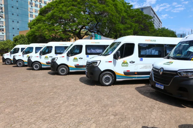 Vans para atendimentos de assistência social são entregues em Farroupilha, Antônio Prado, Feliz e Garibaldi