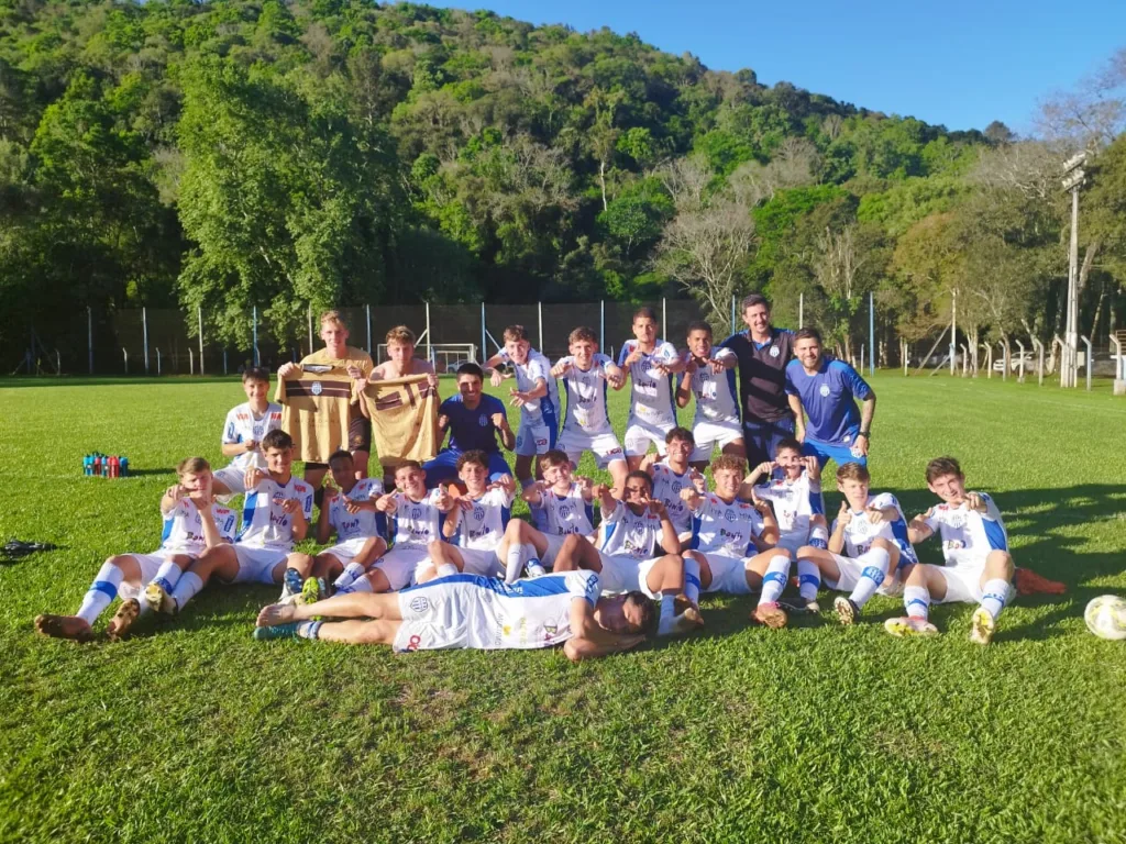 Jogando em Erechim, contra o Ypiranga, a equipe Sub-17 ficou no empate, em 0 a 0, e venceu nos pênaltis.