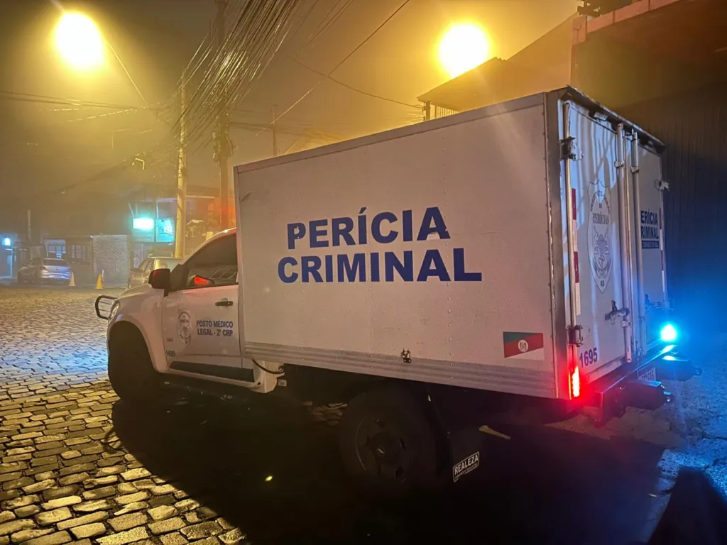 Mulher é morta a facadas na frente dos filhos em Caxias do Sul