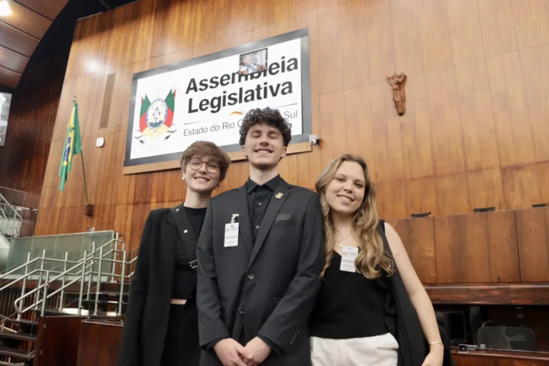 Estudantes de Caxias do Sul apresentam projeto para prevenção de enchentes em pequenos municípios