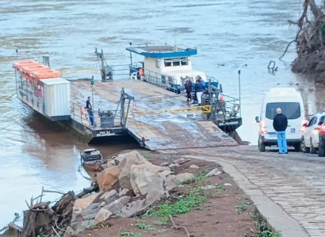 Com cheia do Rio Taquari, travessia da Balsa de Santa Bárbara é suspensa