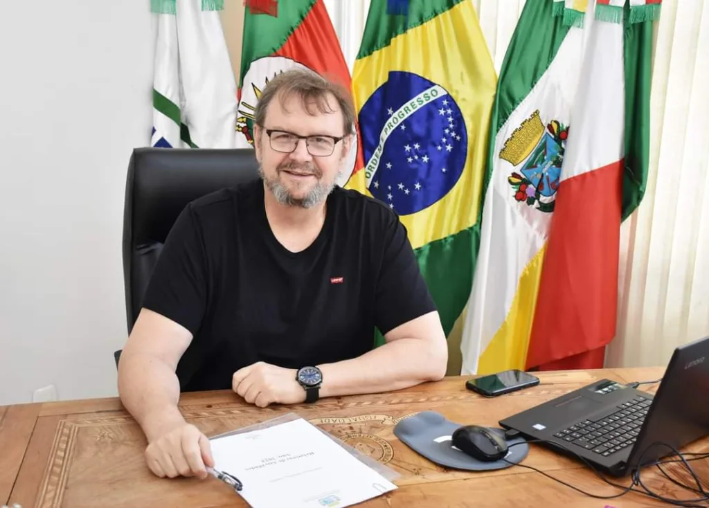 Thomas Schiemann assume prefeitura de Veranópolis Thomas Schiemann assume prefeitura de Veranópolis