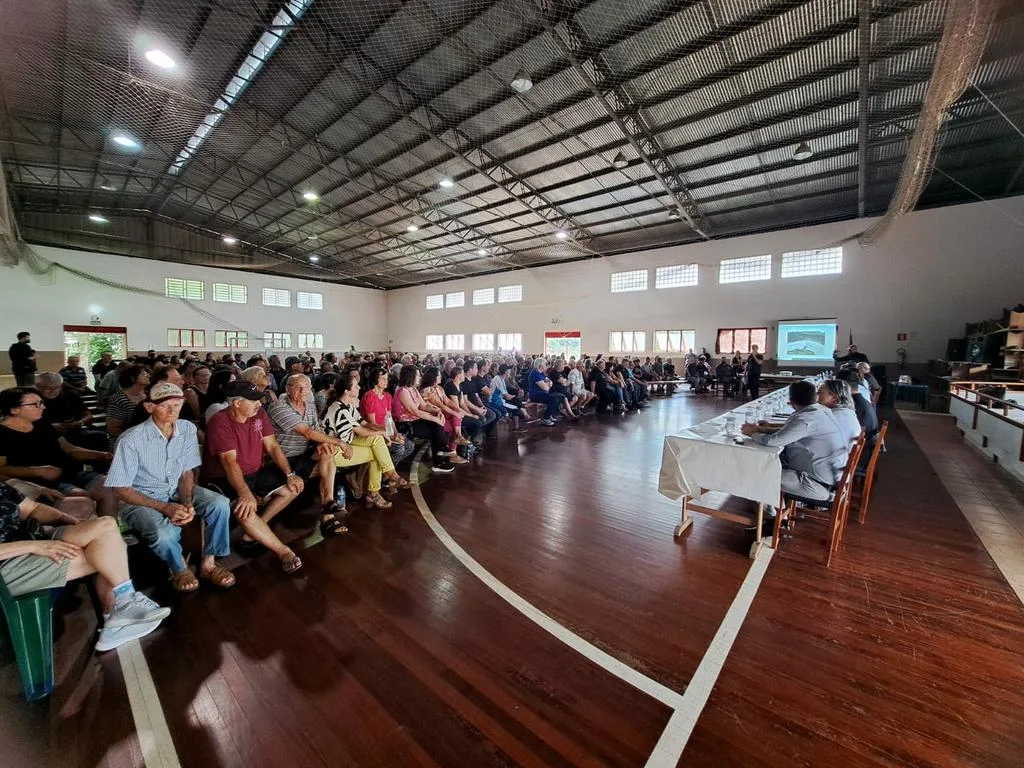 Mais de 300 pessoas participaram da audiência.