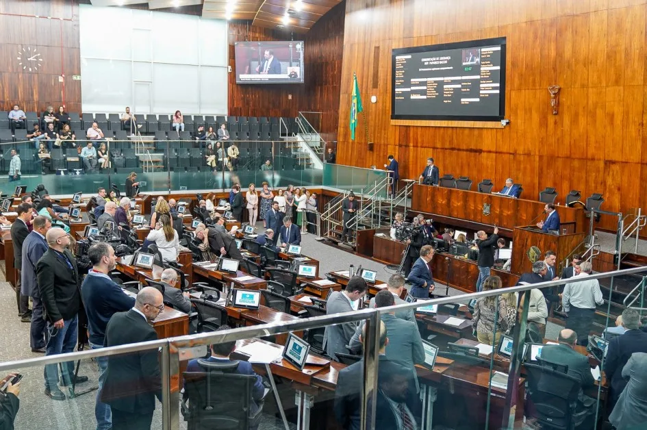 Deputados aprovam projeto que muda regras para poda de árvores no RS