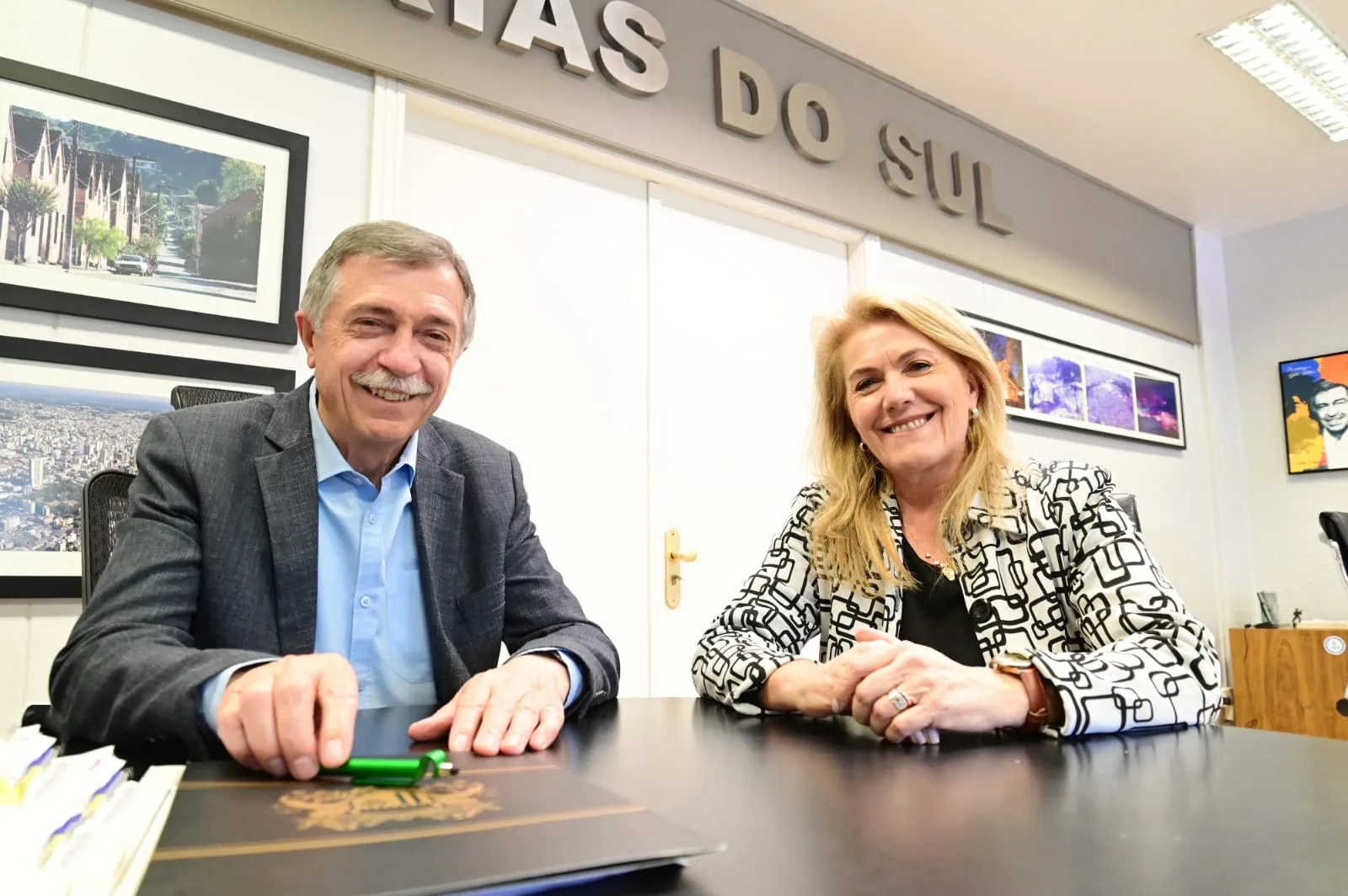 Adiló transmitiu o cargo para Paula Ioris, neste sábado