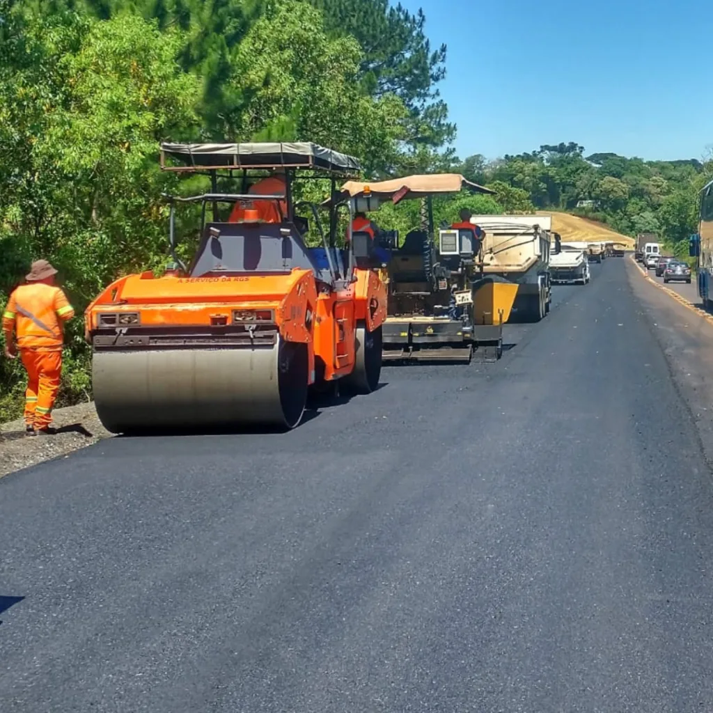 Reparos na pavimentação e construção de rotatórias são os principais serviços realizados