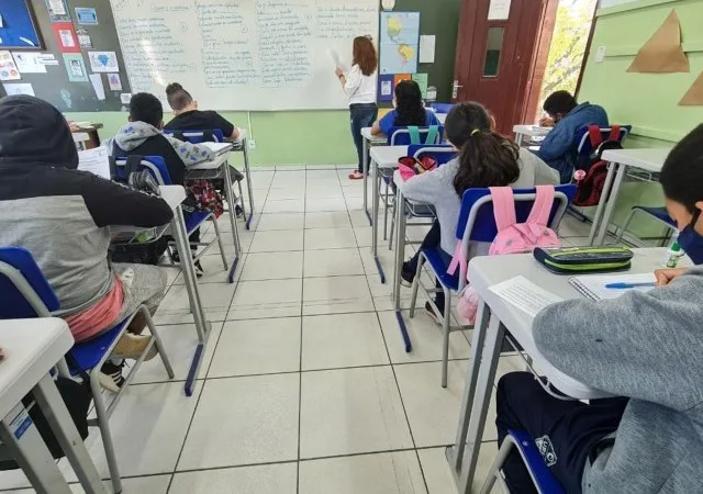 Além da inscrição, os estudantes escolhem os uniformes 