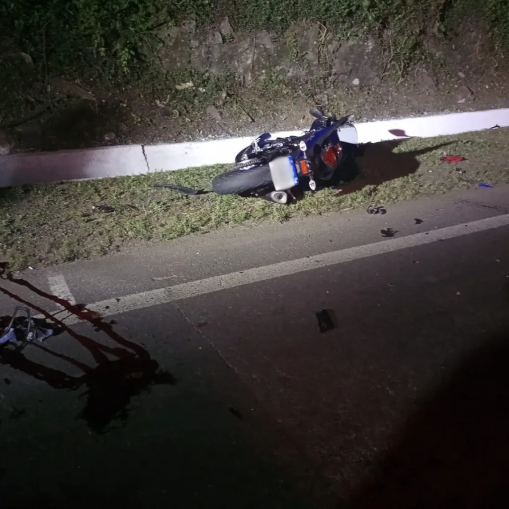 Motociclista tem perna amputada após acidente na BR-470, em Bento Gonçalves