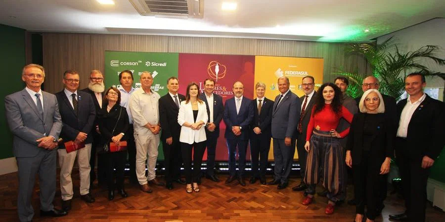 Premiação foi entregue aos 15 agraciados na 30ª edição do Líderes & Vencedores