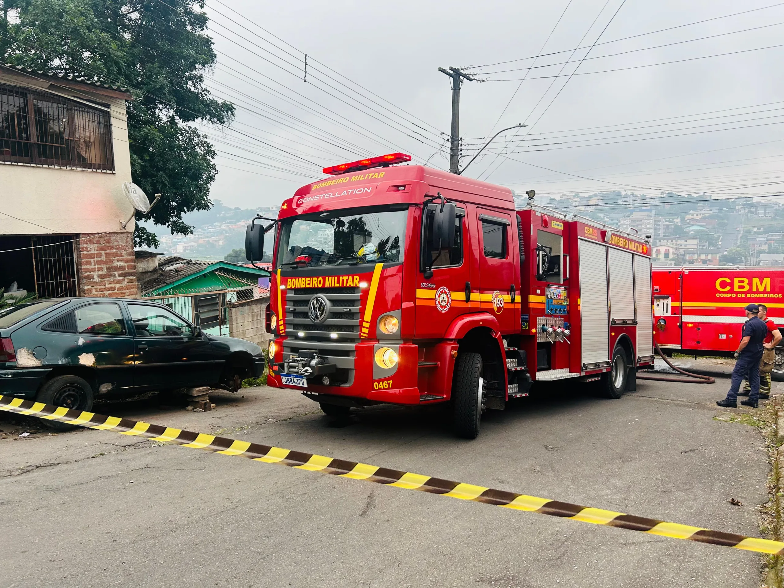 Apesar da gravidade, ninguém ficou ferido, segundo informações preliminares dos Bombeiros.