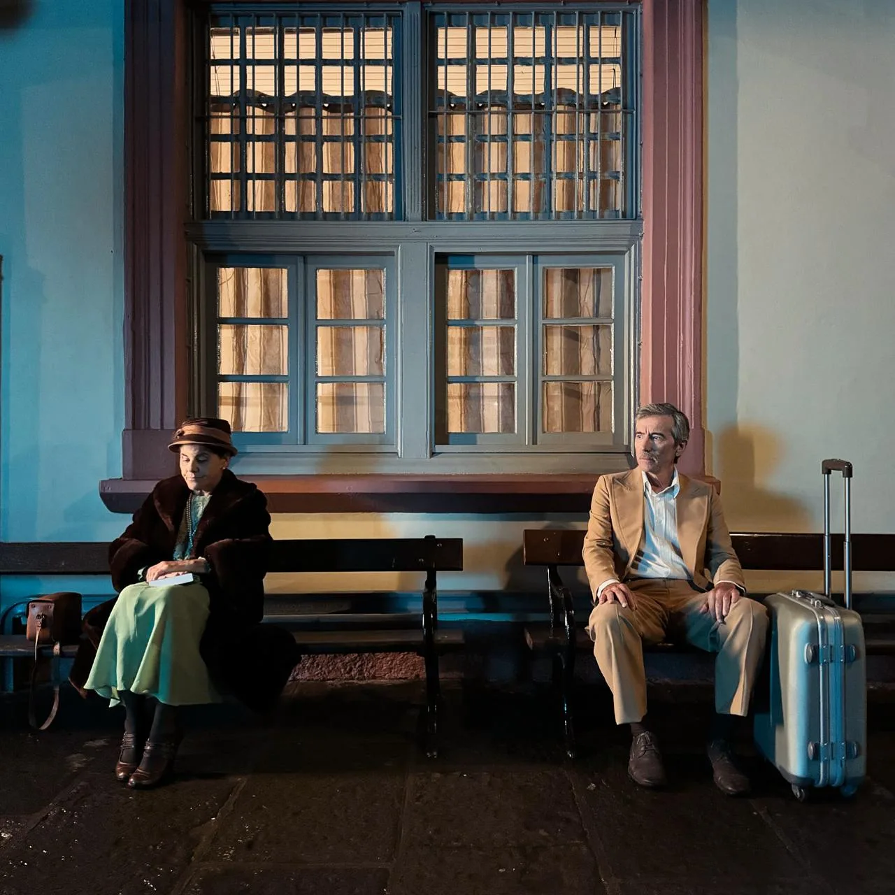 Foto: Os atores Liane Venturella e Nelson Diniz durante as gravações na Estação da Maria Fumaça/Divulgação/Crédito Boca Migotto