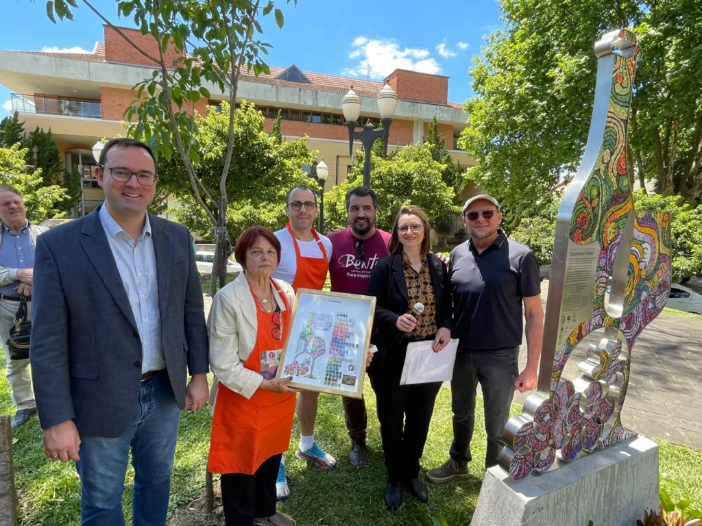 Mosaico artístico é entregue à comunidade de Bento Gonçalves