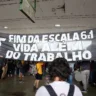 Brasília (DF), 15/11/2024 - Pessoas participam de ato em defesa do fim da jornada 6x1, realizado na Rodoviária do Plano Piloto. Foto: Valter Campanato/Agência Brasil