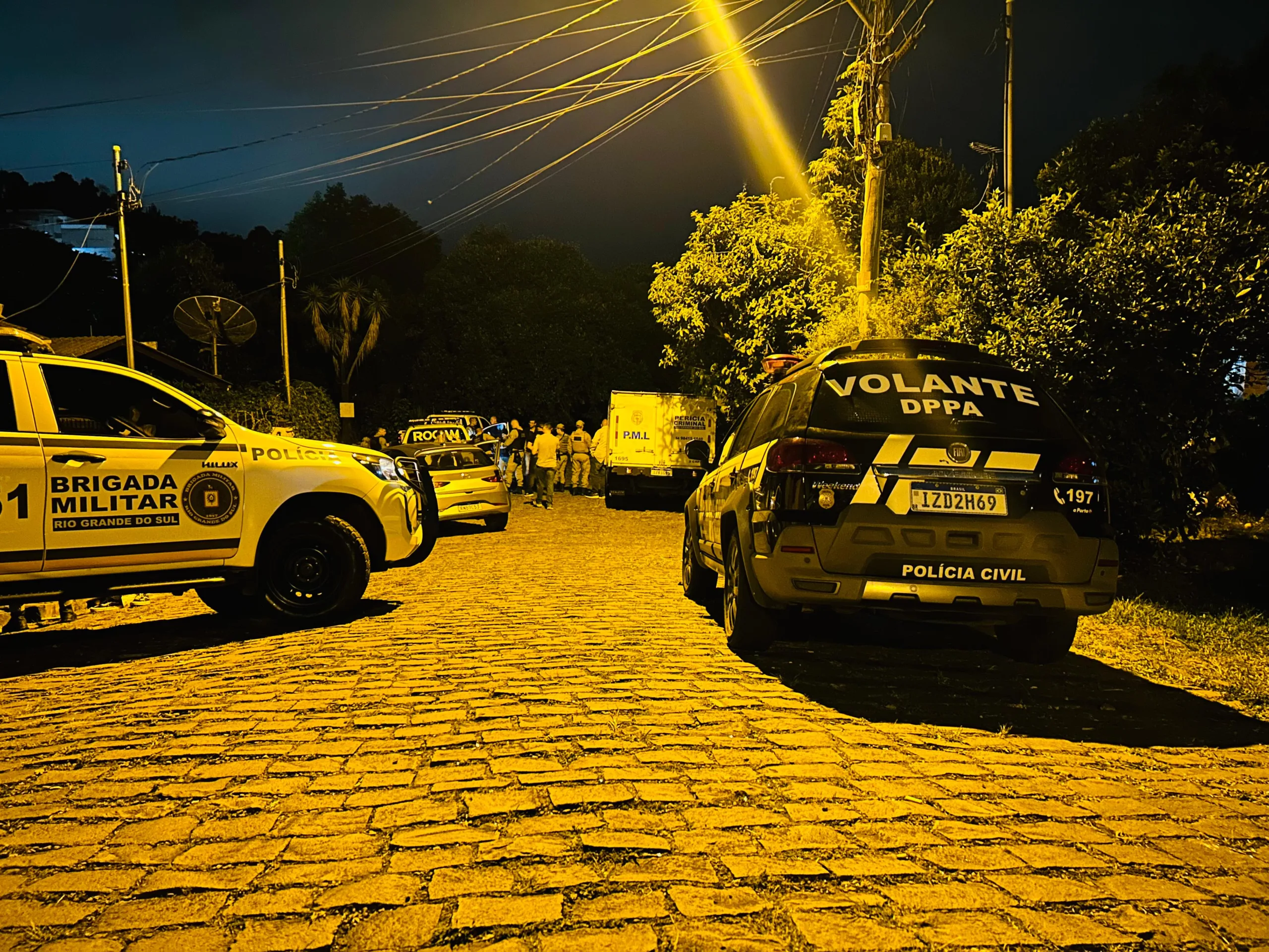 Identificado foragido morto em confronto com policiais da Brigada Militar em Caxias do Sul (Imagens: Marcelo Oliveira/Grupo RSCOM)