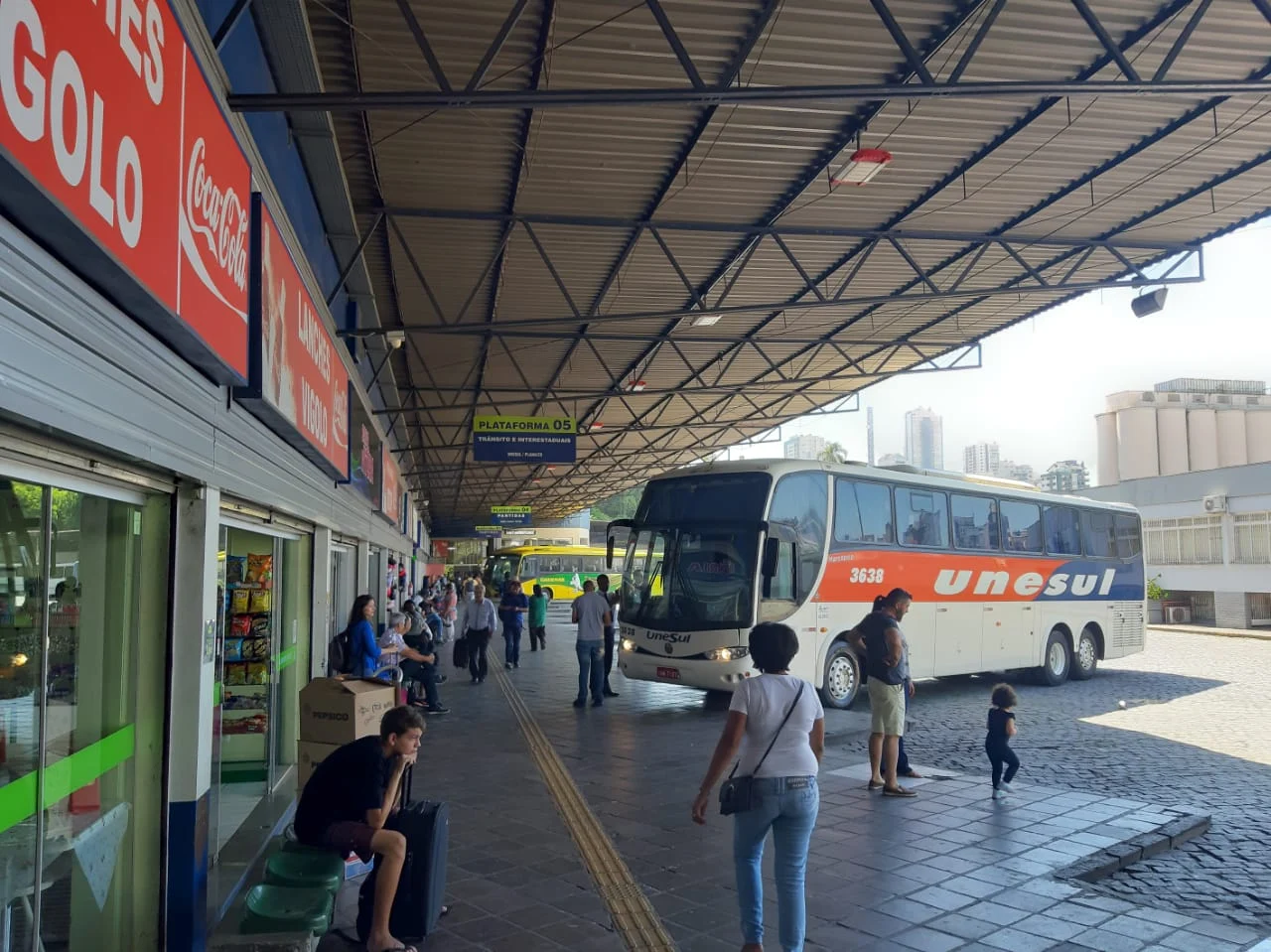 Rodoviária de Caxias do Sul movimenta 30 mil passageiros nas festas de final de ano; veja dicas para viajar de ônibus