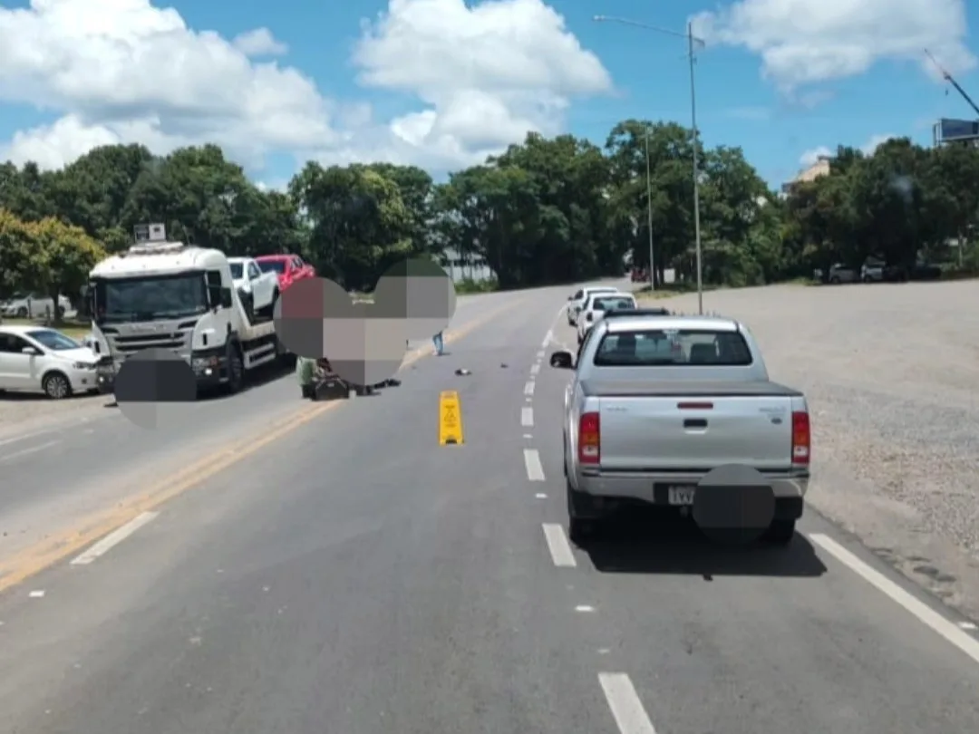 Motociclista fica gravemente ferido após colisão com carro em Veranópolis