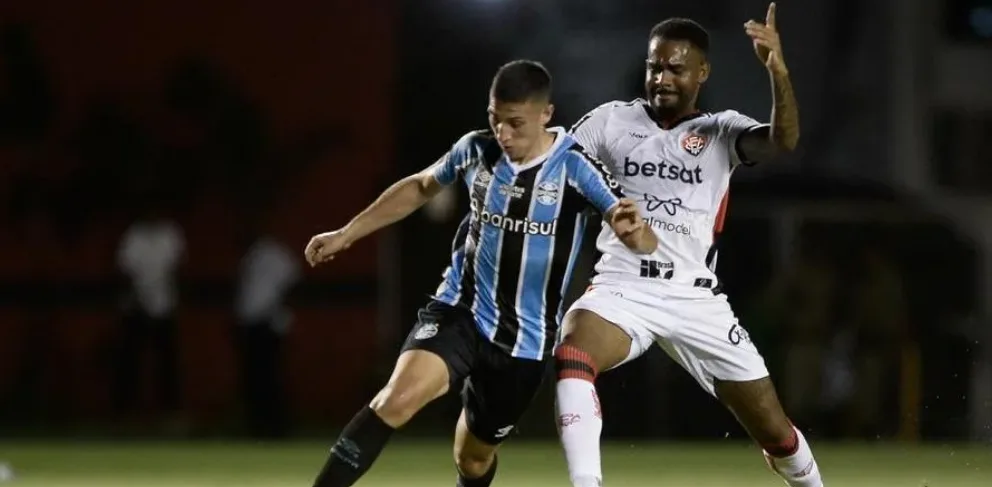 Grêmio empata com o Vitória e dá adeus às chances de Libertadores