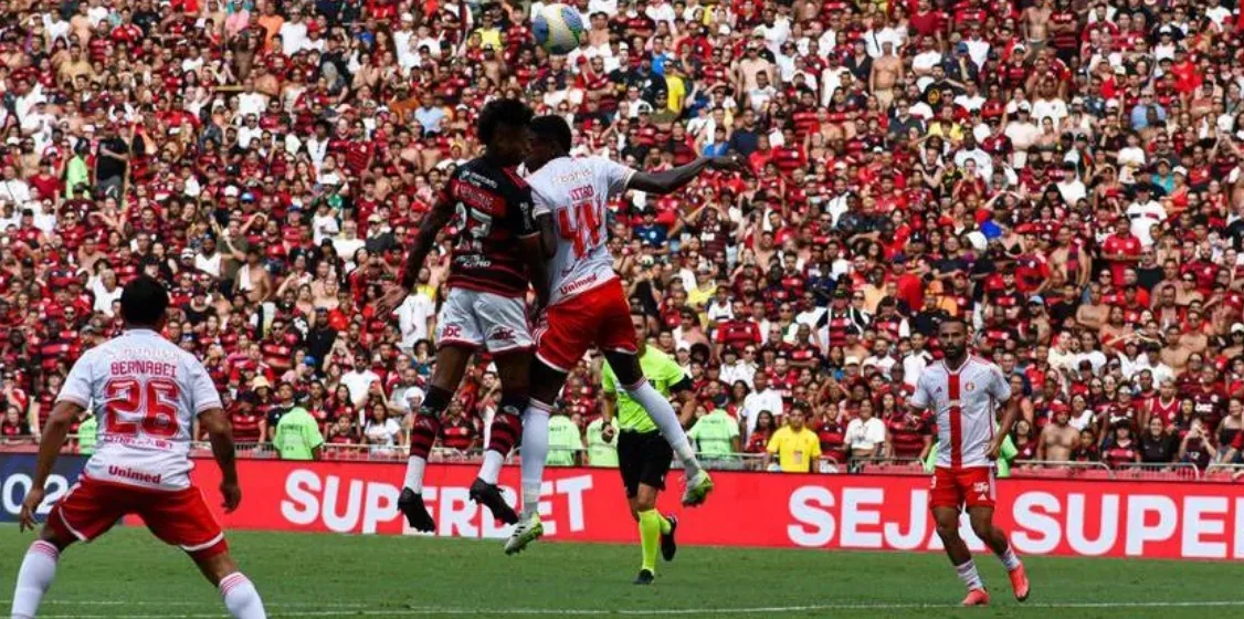 Inter perde para o Flamengo e dá adeus às chances de título no Brasileirão