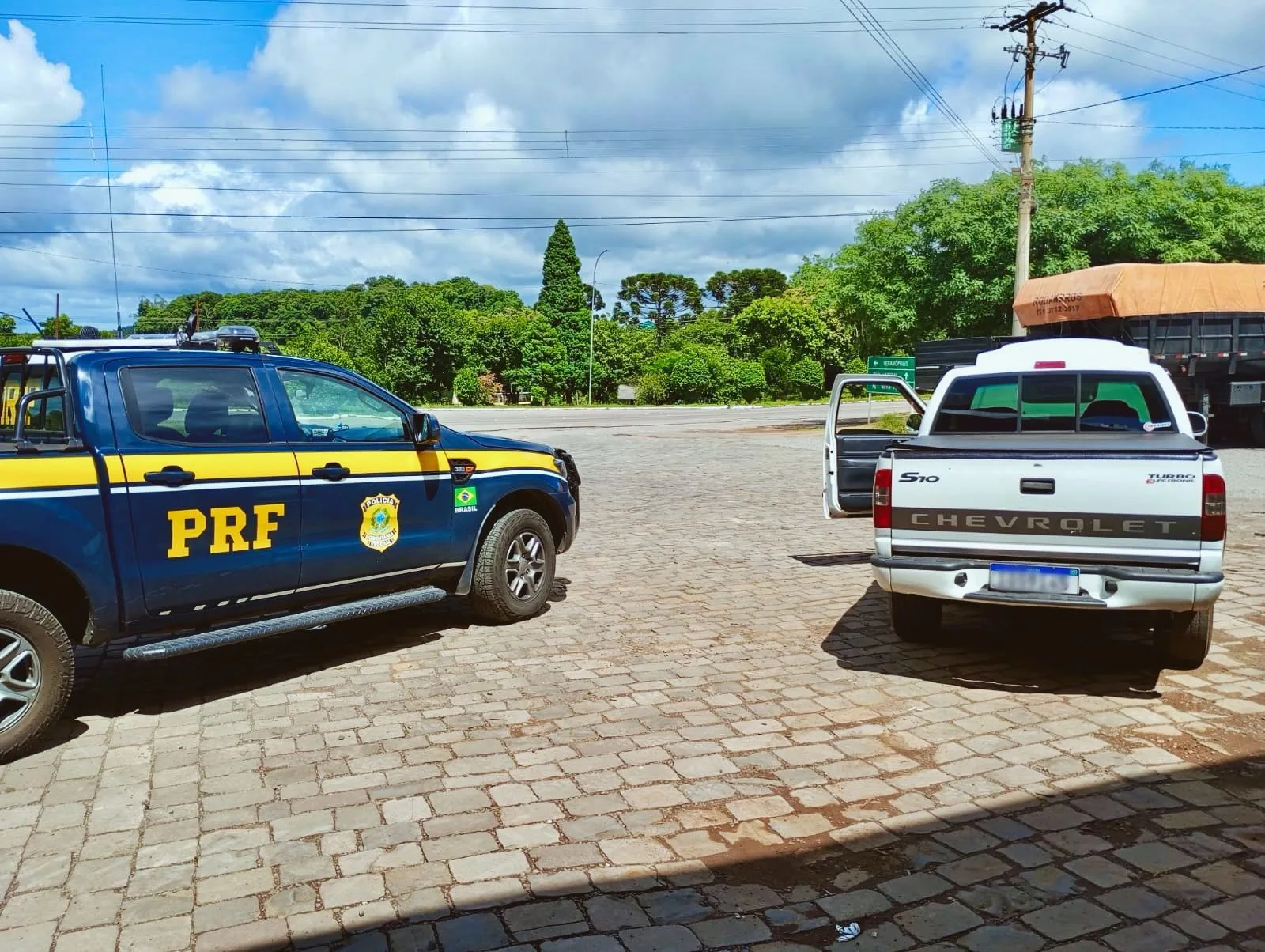 PRF recupera caminhonete adquirida com golpe de estelionato em Vila Flores