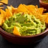 Guacamole com nachos