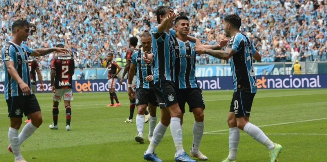 Grêmio vence São Paulo e afasta chance de rebaixamento no Brasileirão