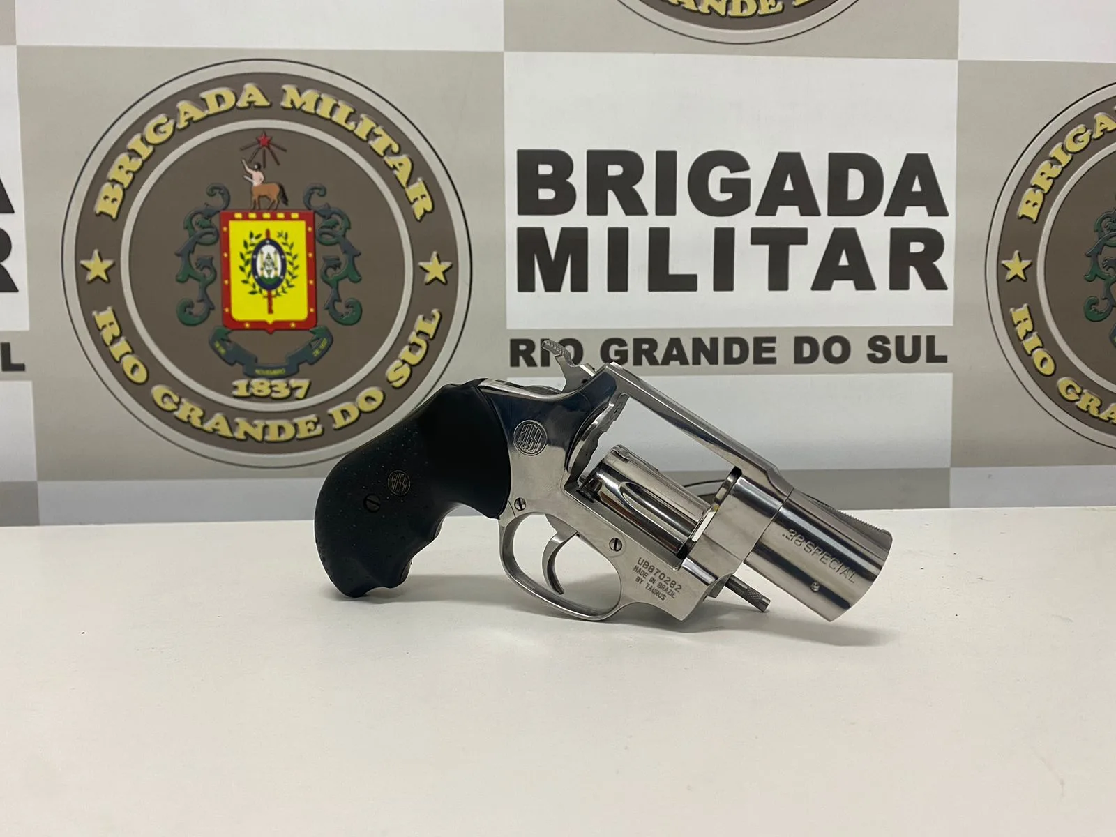 Homem é preso por porte ilegal de arma de fogo em Farroupilha