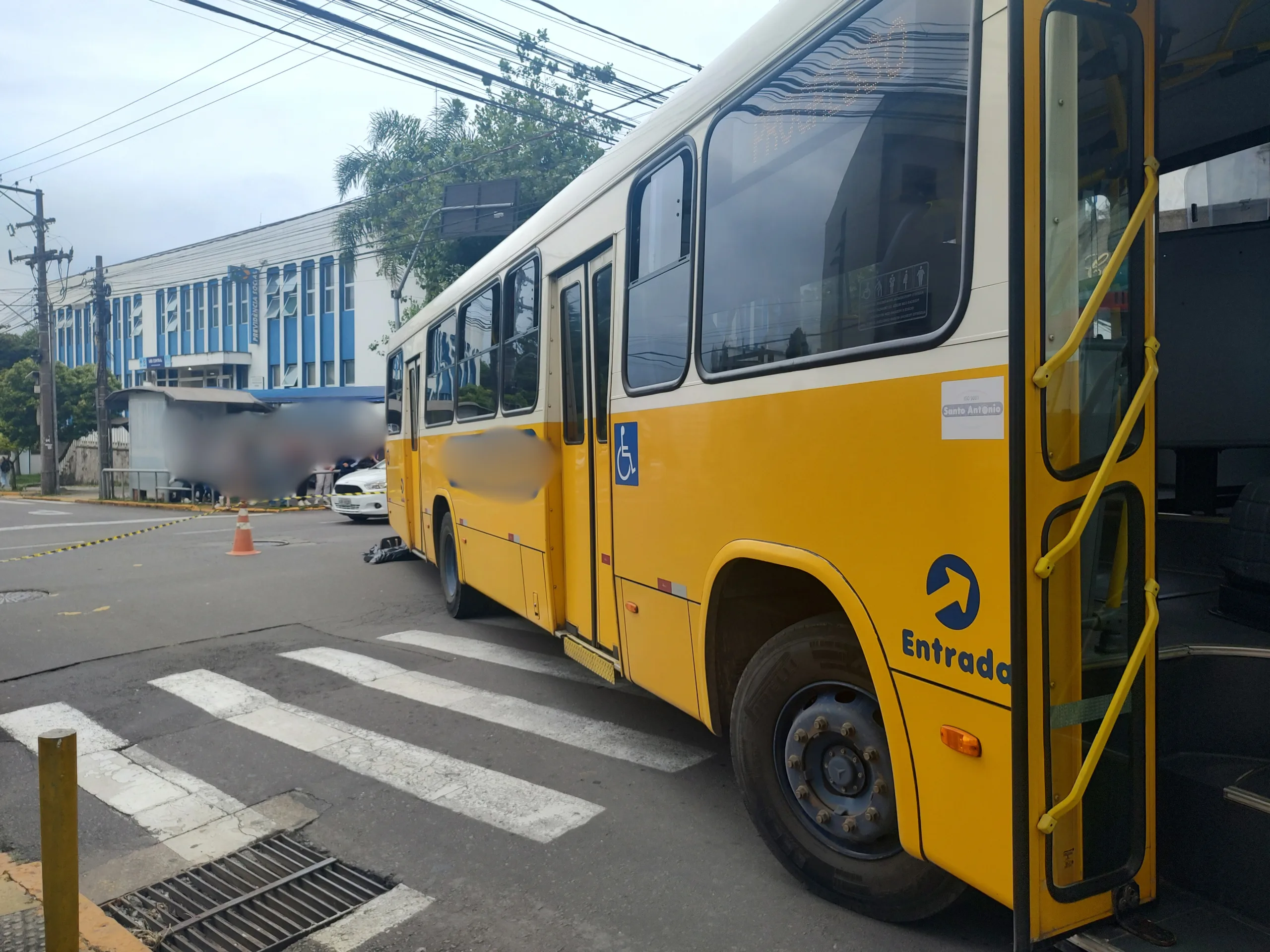 Idosa morre atropelada por ônibus no Centro de Bento Gonçalves